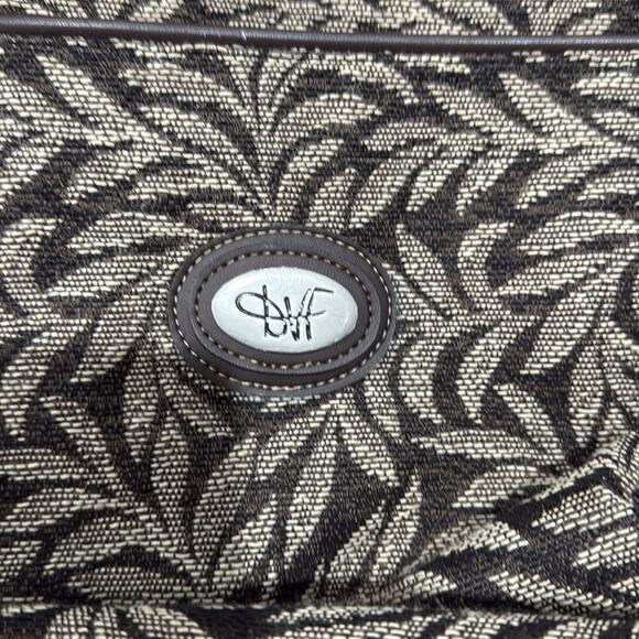 Diane Von Furstenberg Green and Black Tote Bag with Elegant Design - Picture 2 of 4